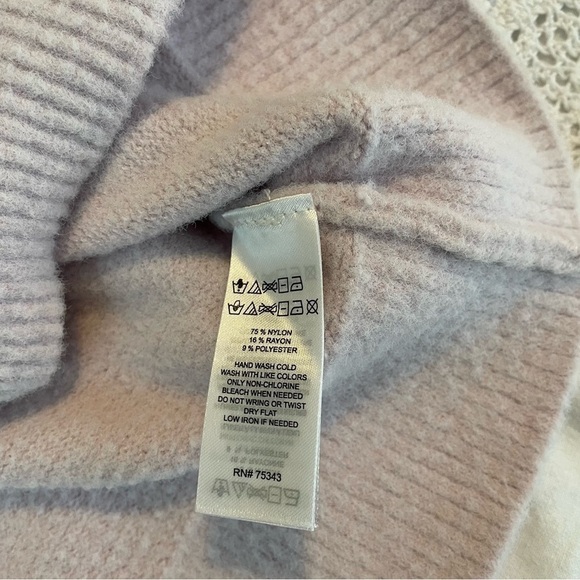 Sincerely Jules Medium Cropped Collared Sweater Light Pink - Picture 5 of 5